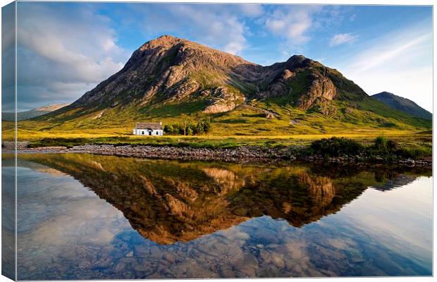 Lagangarbh glencoe Canvas Print by Stephen Taylor