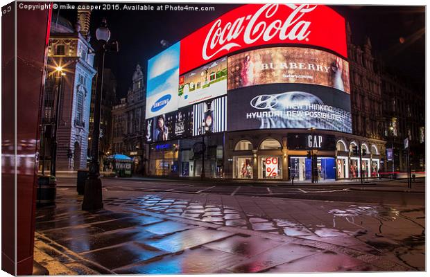  Piccadilly circus quiet time Canvas Print by mike cooper