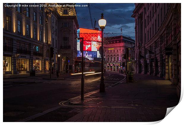  Piccadilly circus from regent street Print by mike cooper