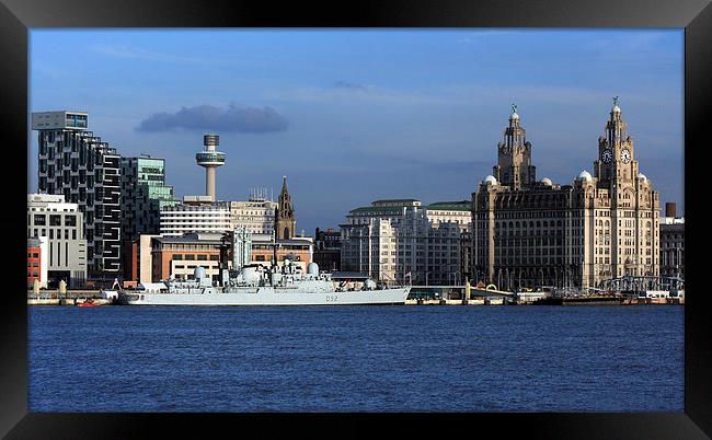  HMS Liverpools Final Visit To Liverpool Framed Print by David Chennell