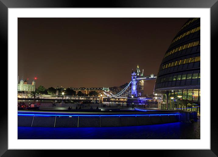 London night   Framed Mounted Print by chris smith