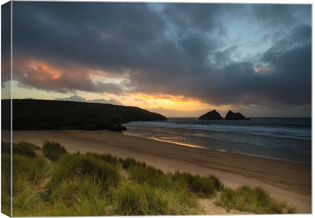 Holywell bay newquay cornwall          Canvas Print by chris smith