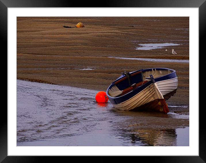  the lil fishing boat Framed Mounted Print by chris elgood