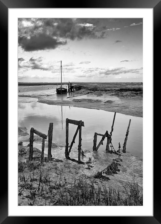  Low Tide Framed Mounted Print by Ian Merton
