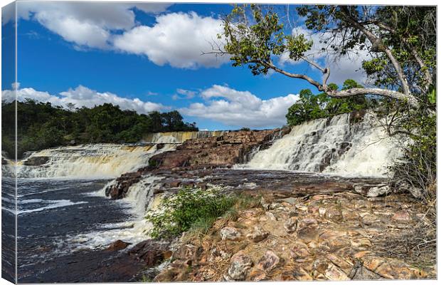 Orinduik Falls Canvas Print by Gail Johnson