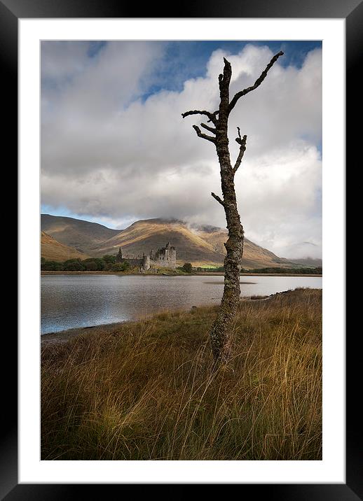 Kilchurn castle loch awe Scotland Framed Mounted Print by Eddie John