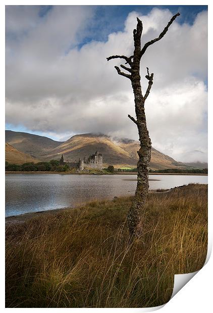 Kilchurn castle loch awe Scotland Print by Eddie John