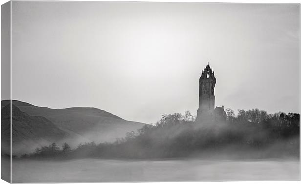 Foggy wallace monument Canvas Print by Jade Scott
