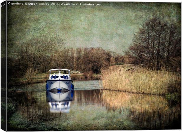 Canal cruise Canvas Print by Susan Tinsley