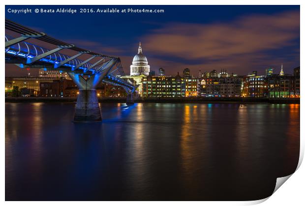 Blue hour in London Print by Beata Aldridge