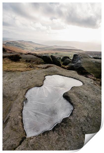 Frozen puddle on Stanage Edge at sunset. Derbyshir Print by Liam Grant