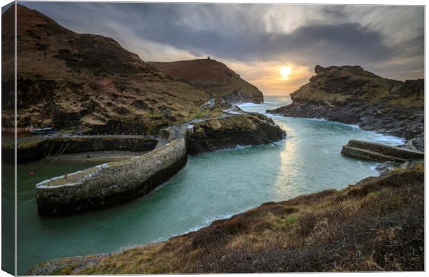 Setting Sun at Boscastle Canvas Print by Andrew Ray