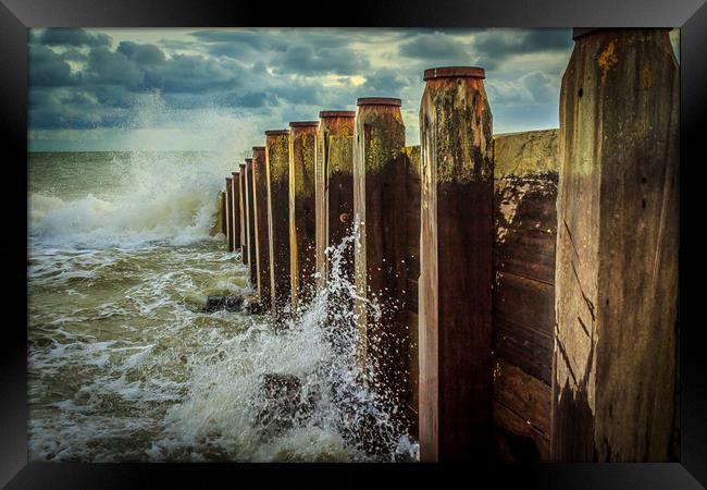 Breaking wave Framed Print by Pete Biggin