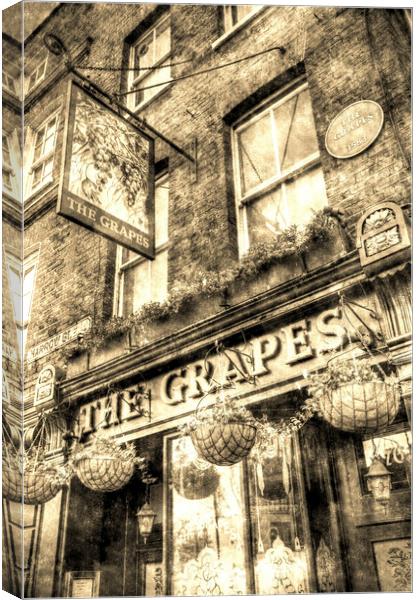 The Grapes Pub London Vintage Canvas Print by David Pyatt