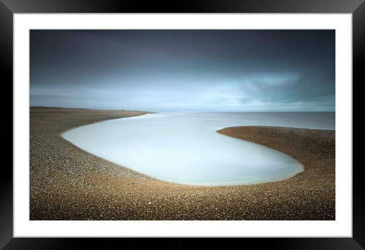 Dungeness Beach Framed Mounted Print by Ian Hufton