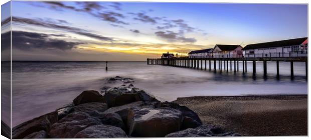 Dawn at Southwold pier 1 Canvas Print by Gary Pearson