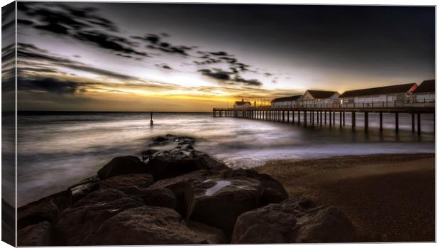Sunrise over Southwold pier 2 Canvas Print by Gary Pearson