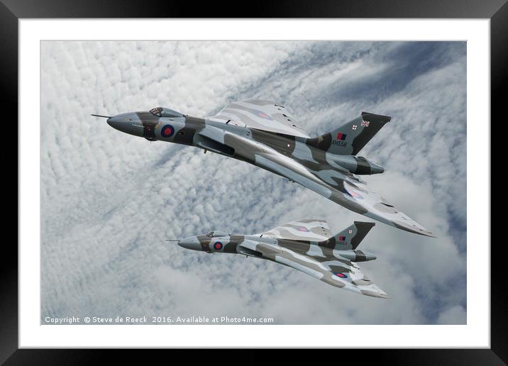 Vulcans To The Skies Framed Mounted Print by Steve de Roeck