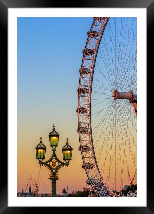 London Sunset  Framed Mounted Print by chris smith