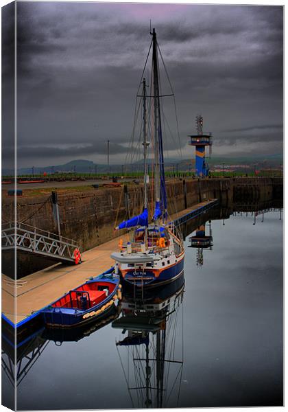 Ardrossan Marina Canvas Print by Tommy Reilly