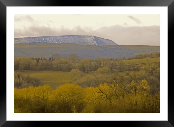 Brecon Beacon view from herefordshire Framed Mounted Print by paul ratcliffe