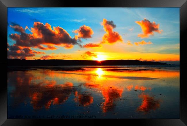 Golden Beach Sunset Framed Print by Grant Lewis