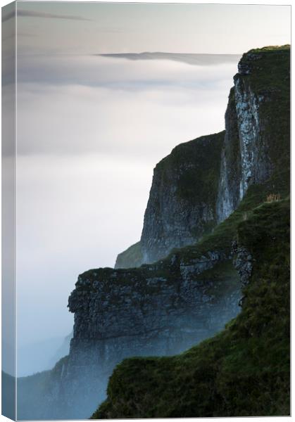 Above the mist at Winnats Pass Canvas Print by Andrew Kearton