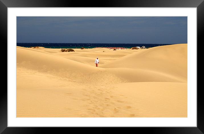 Sand in her shoes Framed Mounted Print by Rob Hawkins
