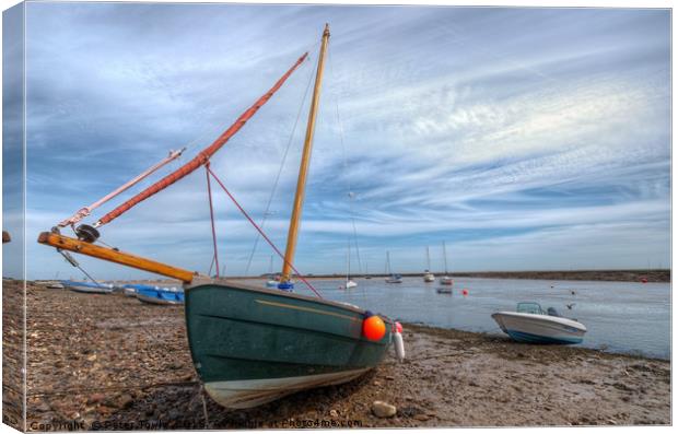 Wells Next The Sea at low tide. Canvas Print by Peter Towle