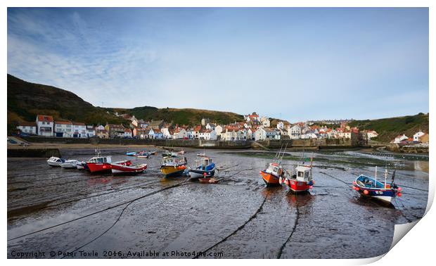 Low tide, Staithes Print by Peter Towle