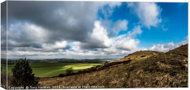 Ivinghoe Beacon Landscape Canvas Print by Gary Norman