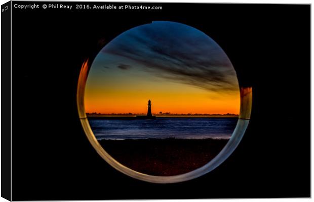 Roker Pier, Sunderland Canvas Print by Phil Reay