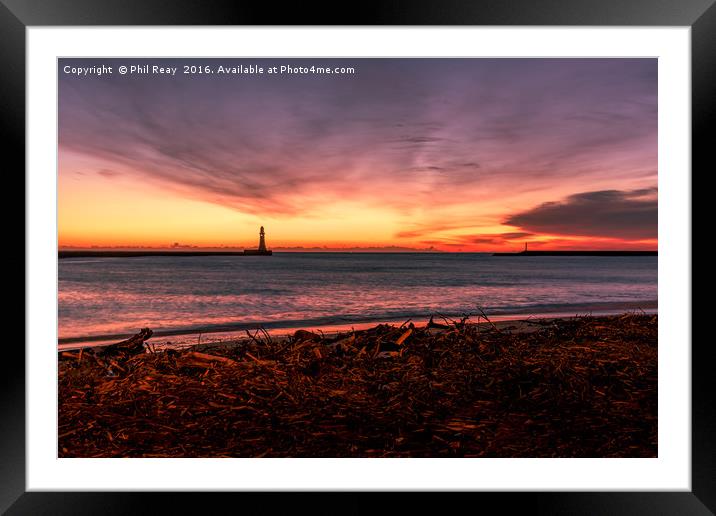 Roker beach Framed Mounted Print by Phil Reay
