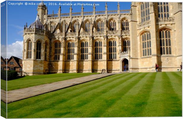 st George's chapel Windsor Canvas Print by mike cooper