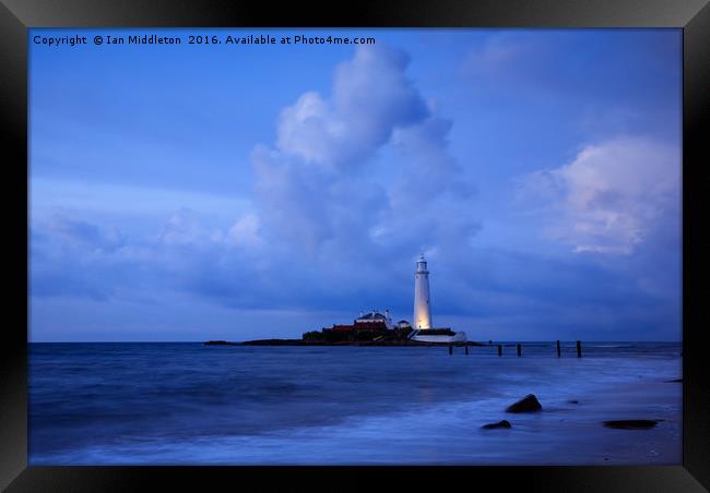 Saint Mary's Lighthouse at Whitley Bay Framed Print by Ian Middleton