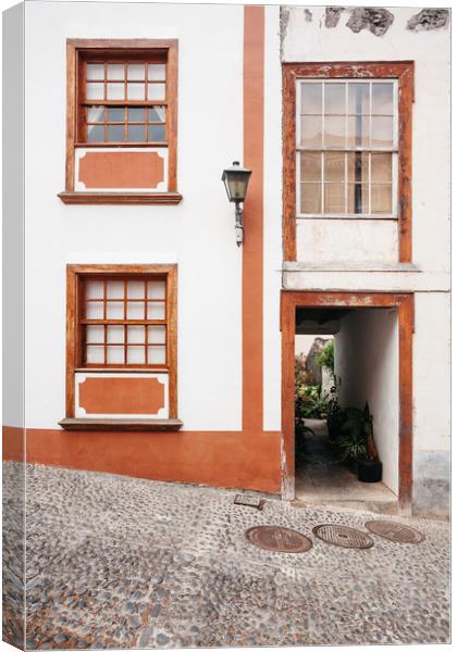Building and alleyway. La Palma, Canary Island. Canvas Print by Liam Grant