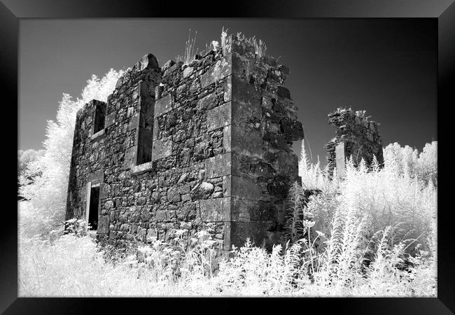 Pretty derelict black and white Framed Print by Sonia Packer
