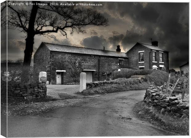 Old Farm House Canvas Print by Derrick Fox Lomax