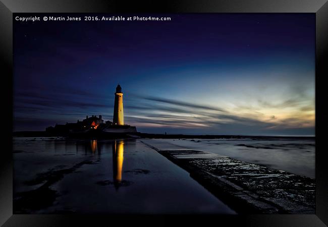 First light at St Marys Lighthouse Framed Print by K7 Photography