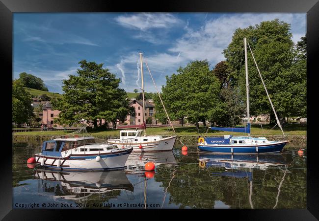 Totnes Yachts on the The Quay River dart Totnes de Framed Print by John Boud