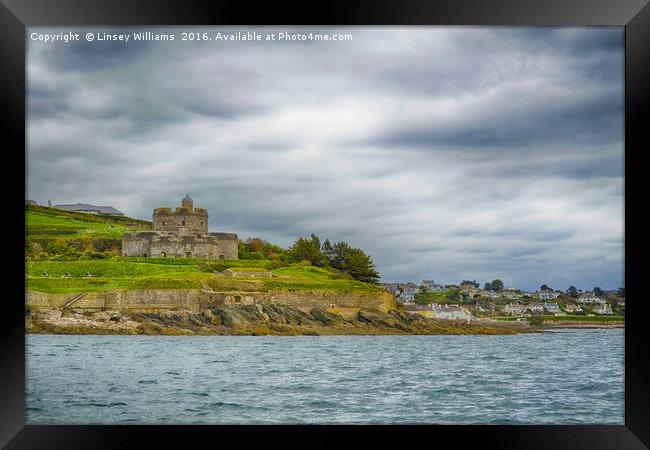 Approaching St. Mawes Framed Print by Linsey Williams