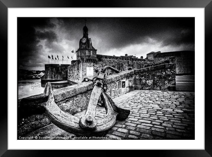 Concarneau Old Town, Brittany Framed Mounted Print by Scott Middleton
