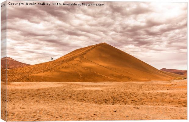 Early Morning Walkers on Dune 45 Canvas Print by colin chalkley