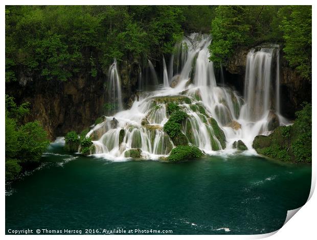 Emerald falls in Croatia Print by Thomas Herzog