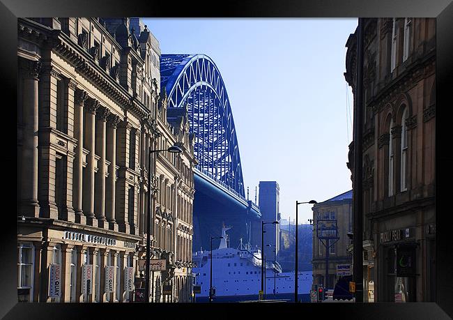 Tyne Bridge, Newcastle upon Tyne Framed Print by Simon Marshall