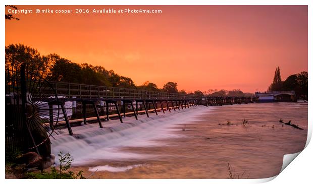 sun up on the weir Print by mike cooper