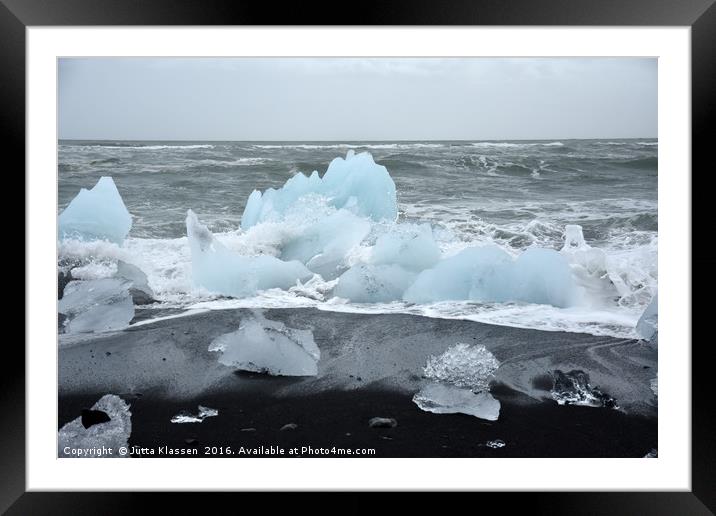 Glacier ice floes on a black beach Framed Mounted Print by Jutta Klassen