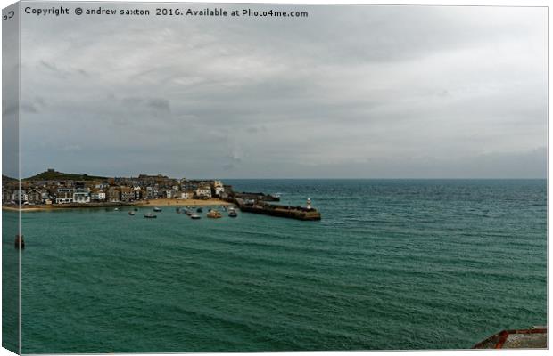 ST IVES HARBOUR Canvas Print by andrew saxton