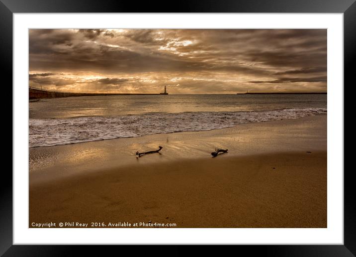 Roker beach Framed Mounted Print by Phil Reay