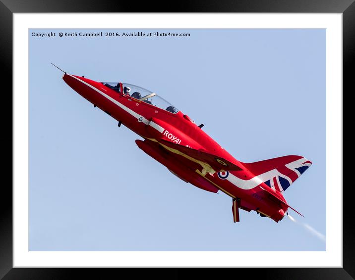 Red Arrows Hawk XX177 climbing skywards Framed Mounted Print by Keith Campbell